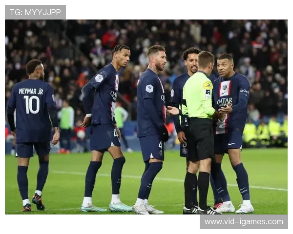 法甲VAR争议频发,裁判判罚一致性受质疑 法甲VAR争议频发,裁判判罚一致性受质疑